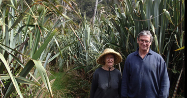 Sally & Giff in the flax